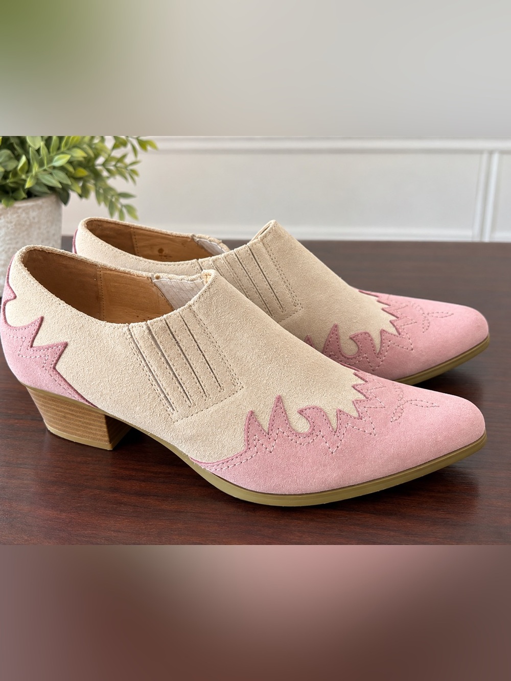 Oak Tree Farms Pink & Cream Suede Western Mules Slip-On Shoes Size 7